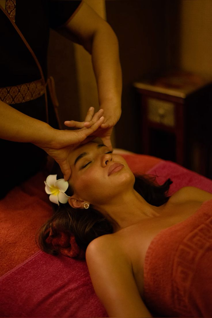 Head, neck and shoulder massage